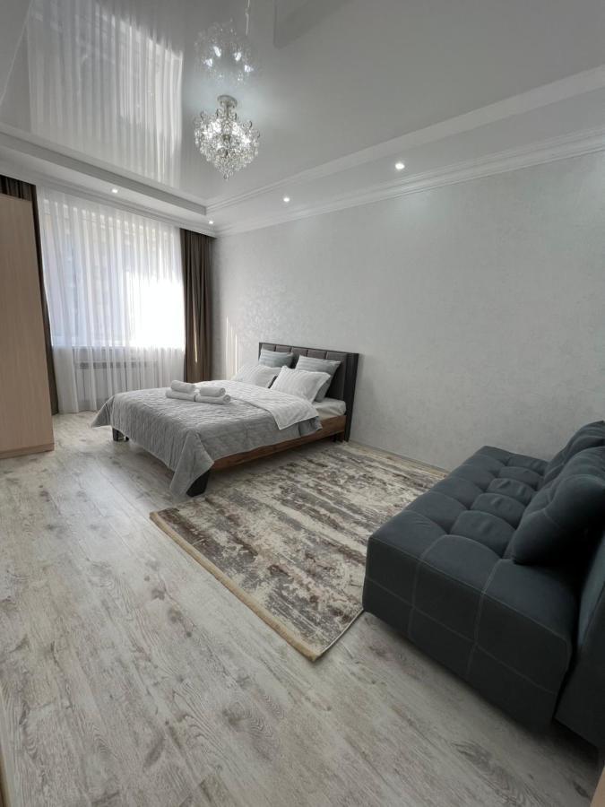 Ferienwohnung Уютная Квартира На Expo-Smart Замок Astana Exterior foto